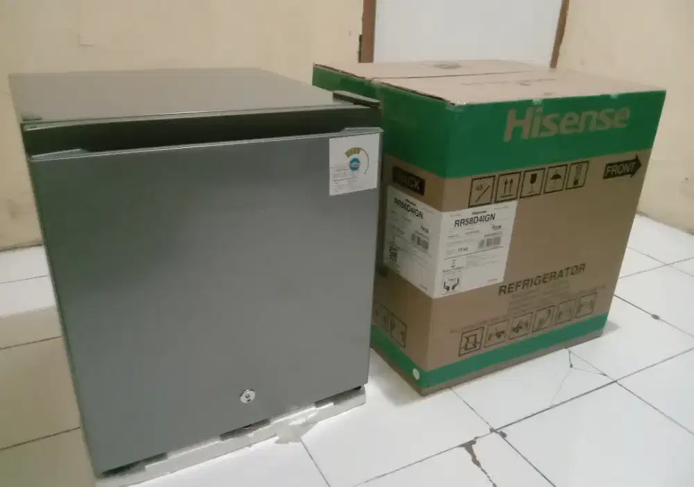 Kulkas mini Hisense tipe RR58D4IGN