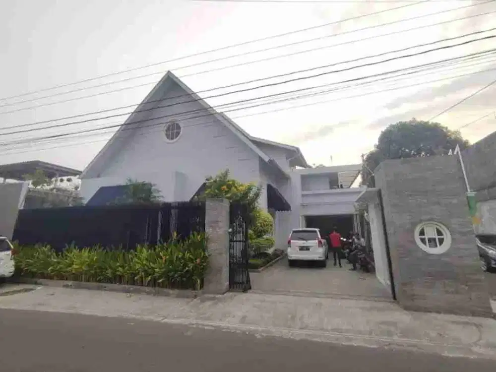 Jual Rumah Model Eropa full furnished dekat Malioboro Yogyakarta