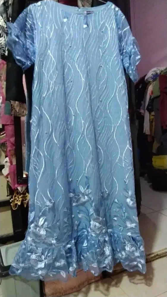 Kebaya warna biru muda