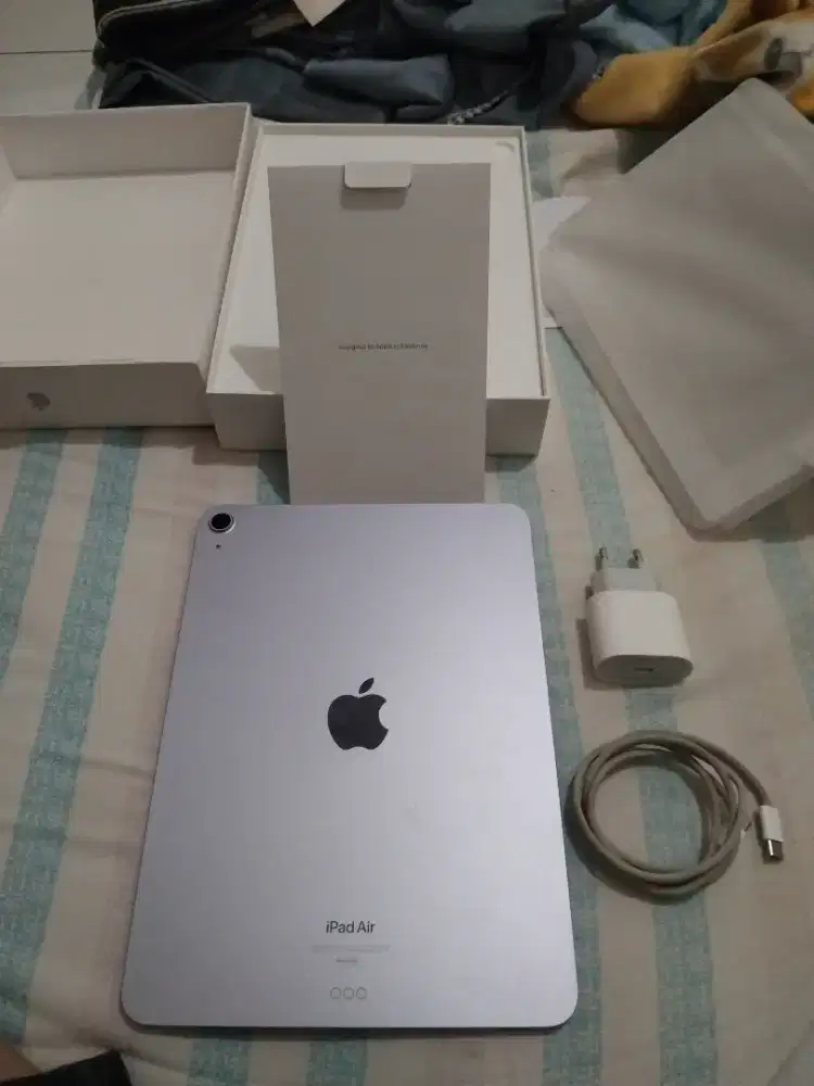 IPAD AIR M2 GARANSI IBOX 11inch (NEGO TIPIS)