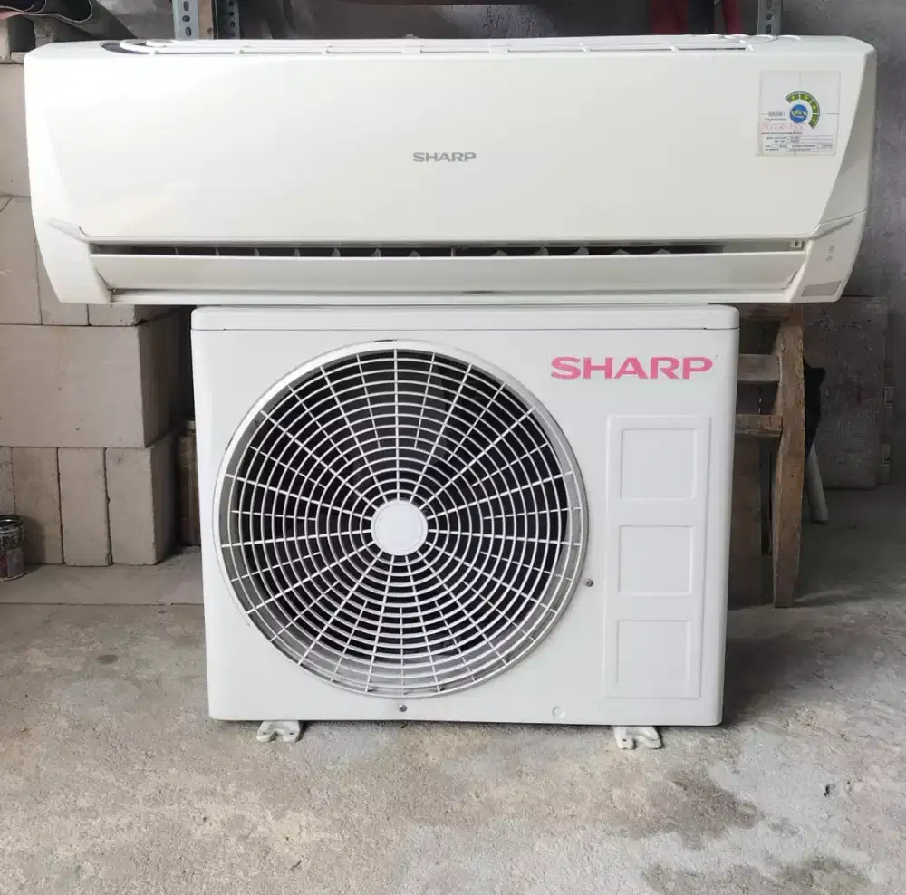 AC Sharp 1/2pk low watt R32