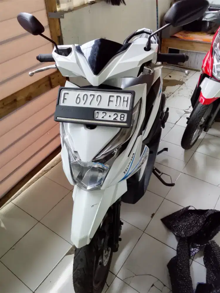 Honda beat 2018 putih
