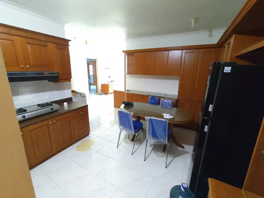 Disewakan Unit Apartemen Permata Senayan Lt. 2