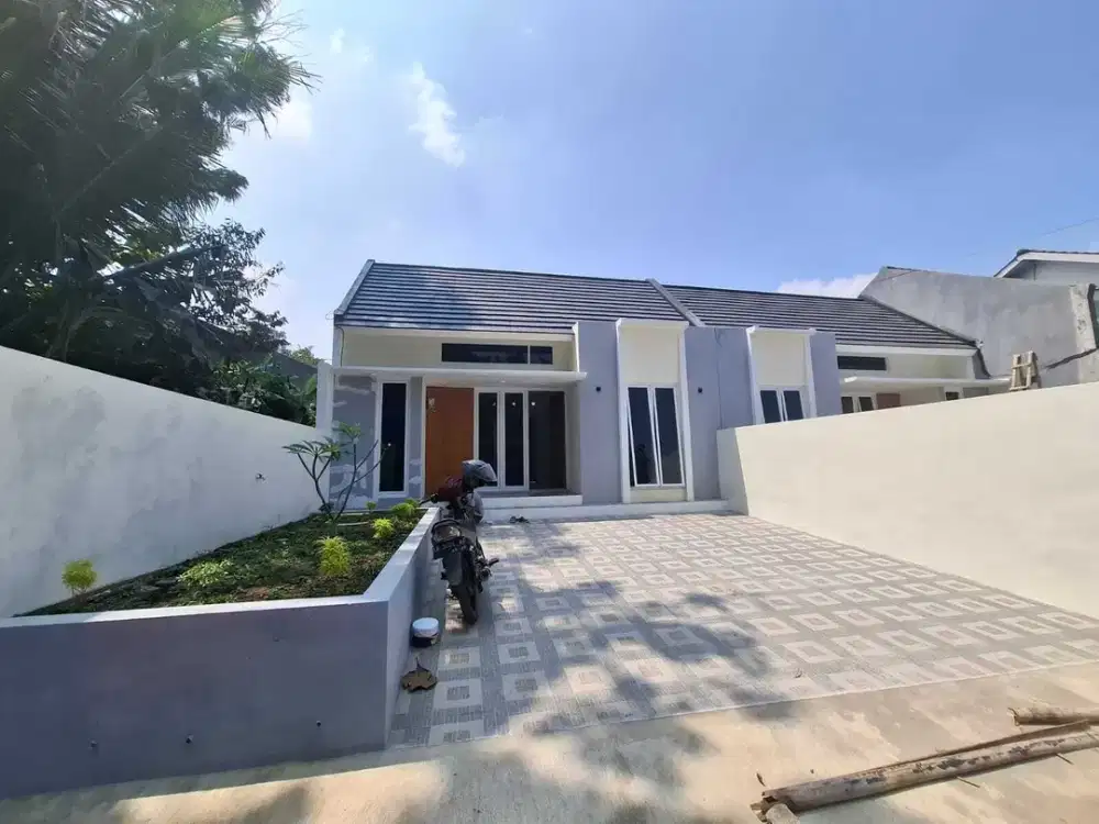 2 UNIT RUMAH SIAP HUNI MODERN DI SLEMAN 500JT-an, CARPORT LUAS