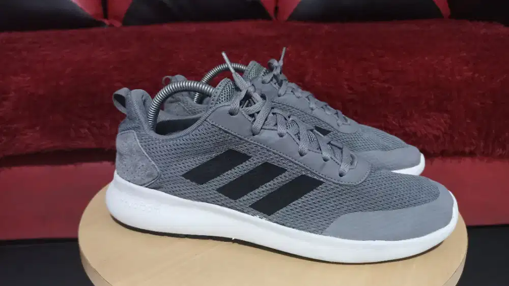 Adidas Element Race (size 42)