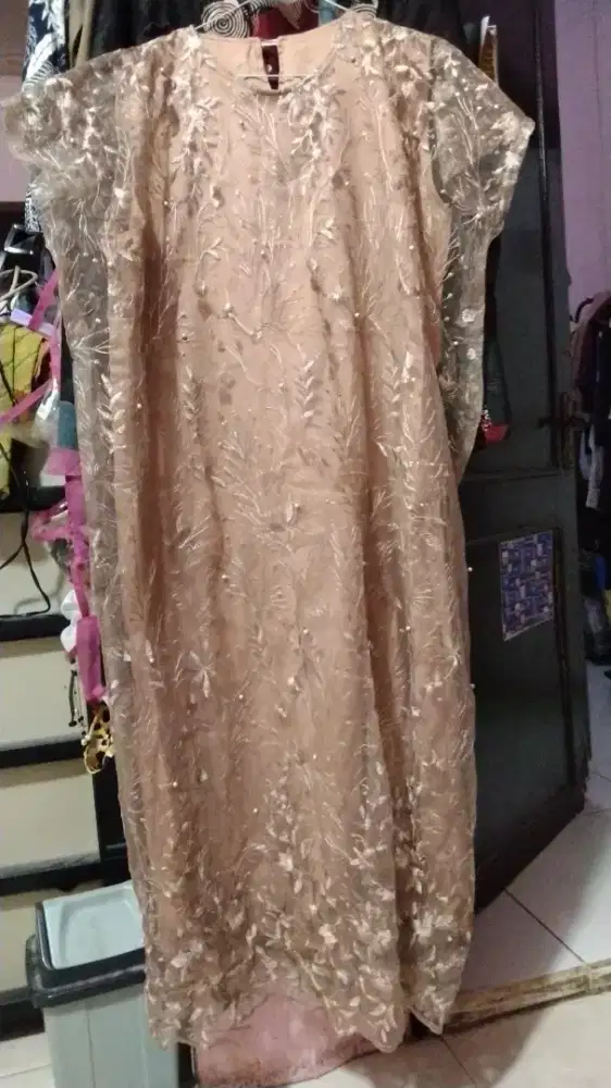 Kebaya coklat tua