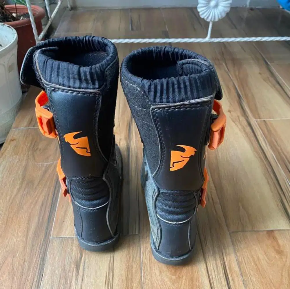 sepatu motocross anak thor