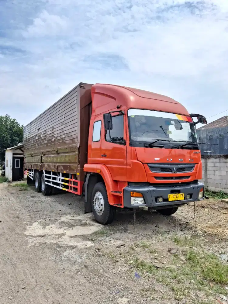 Truk Wingbox Mitsubishi Fuso Fj2523 Tahun 2015 6x2
