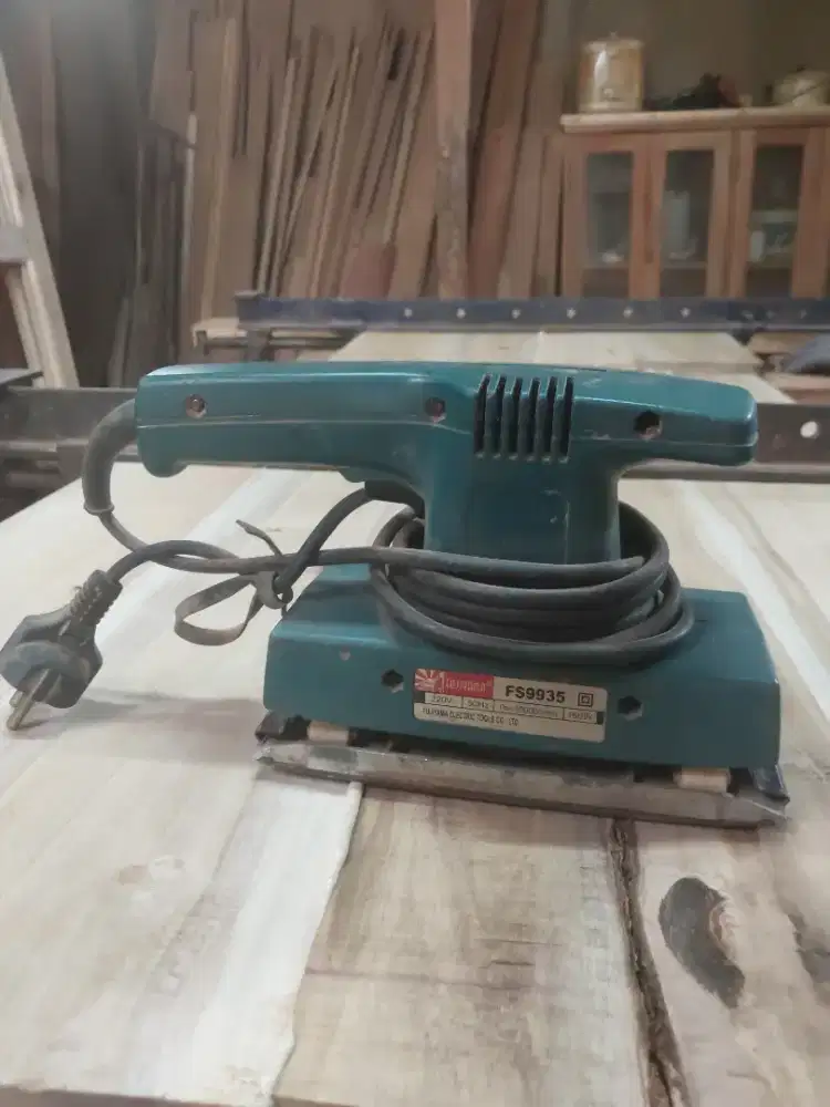 Mesin  amplas sander
