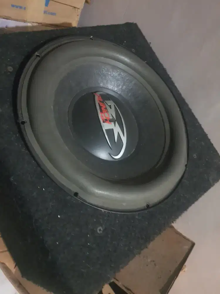 Dijual Subwoofer Rockford Asli usa 12inch