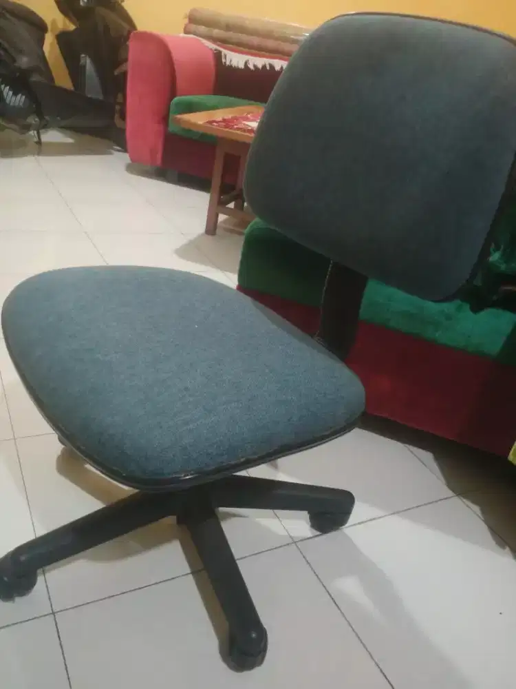 Kursi putar roda
