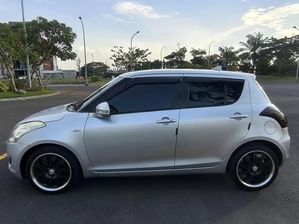 Suzuki Swift 2014 Bensin