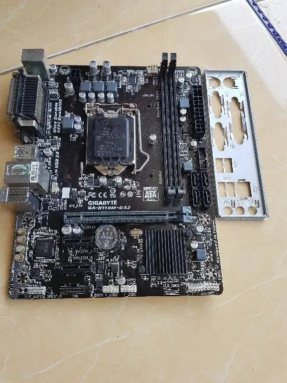 Motherboard Gigabyte H110M-DS2 soket 1151 gen 6 dan 7