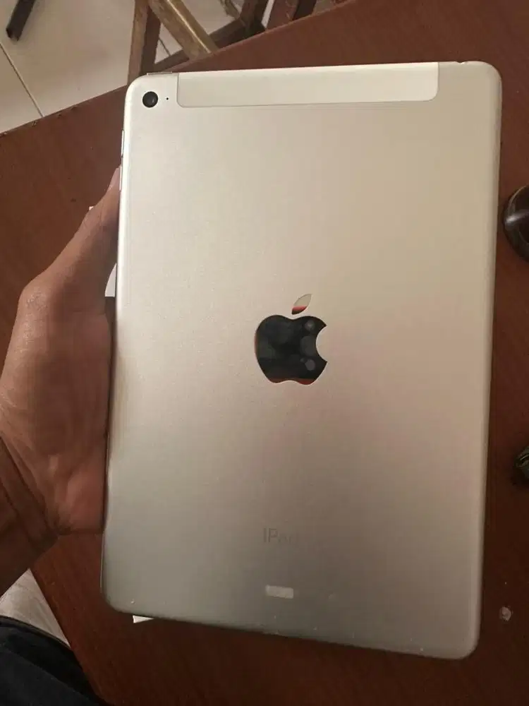 ipad mini 4  128GB Cell .ibox