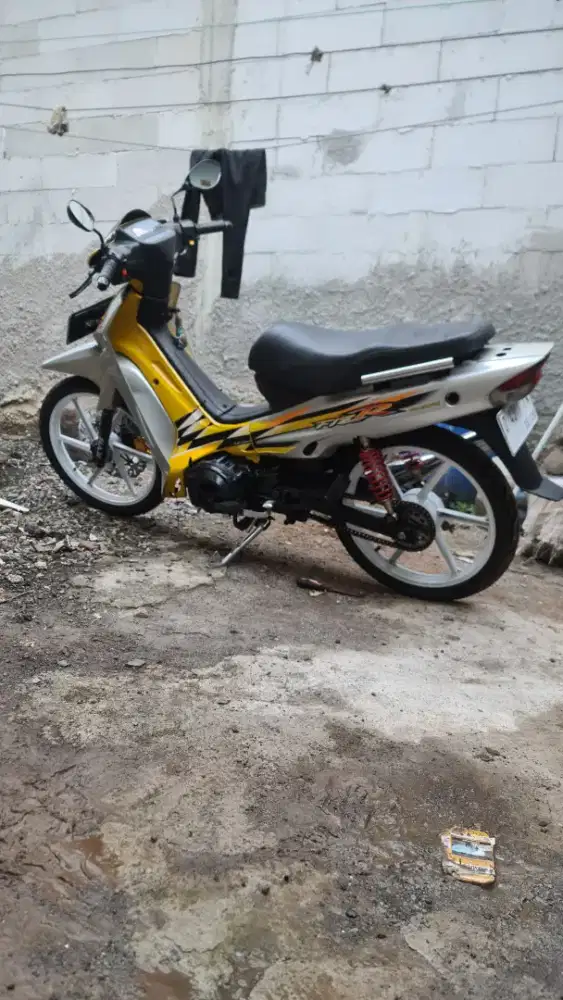 Yamaha F1zr 2002 siap pakai Mesin halus kelistrikan on