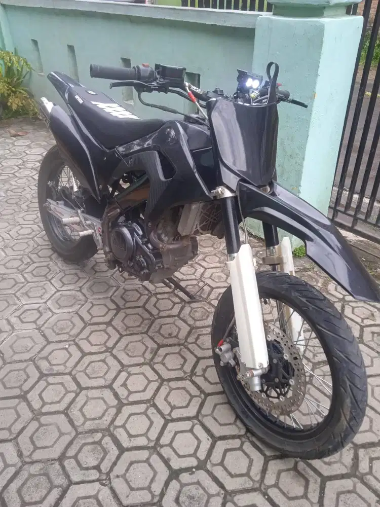 Vixion custom x traill