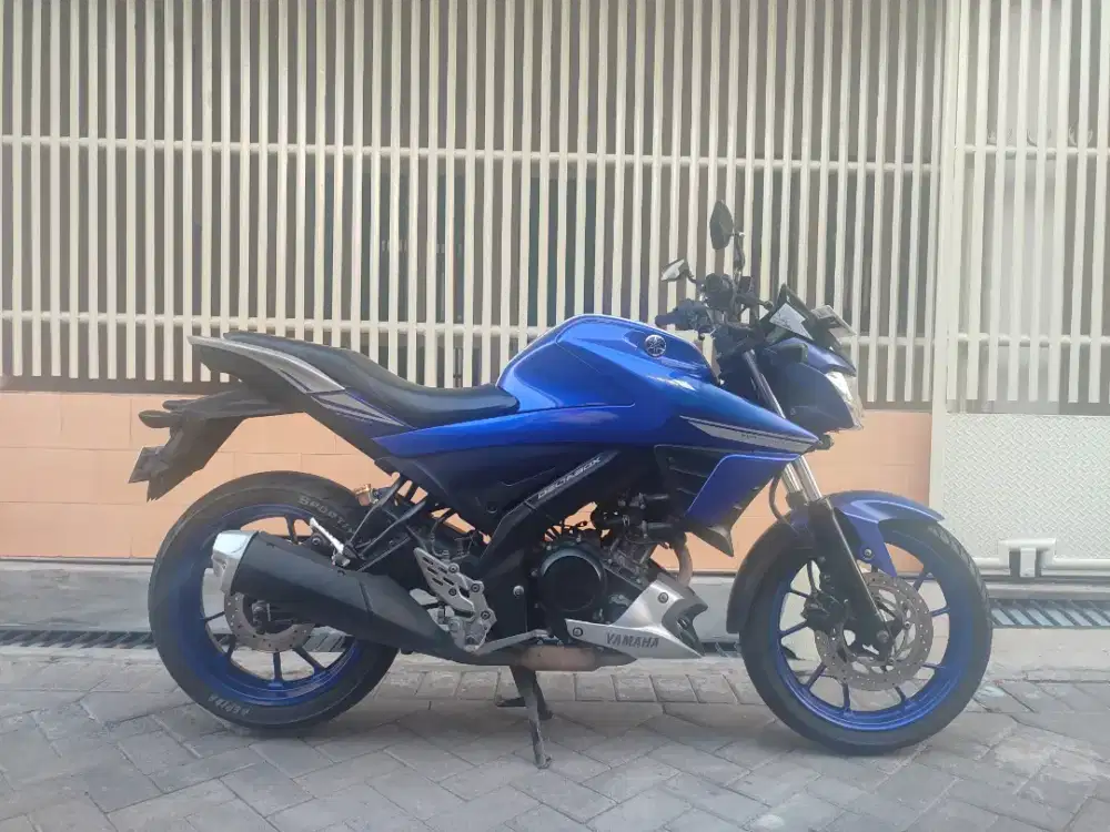 Vixion R 2018 biru