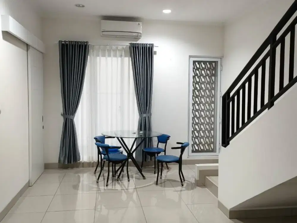 DISEWAKAN RUMAH 2 LANTAI CLUSTER AMANDA