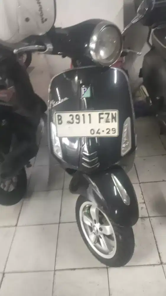 Vespa Primavera Atas Nama Sendiri