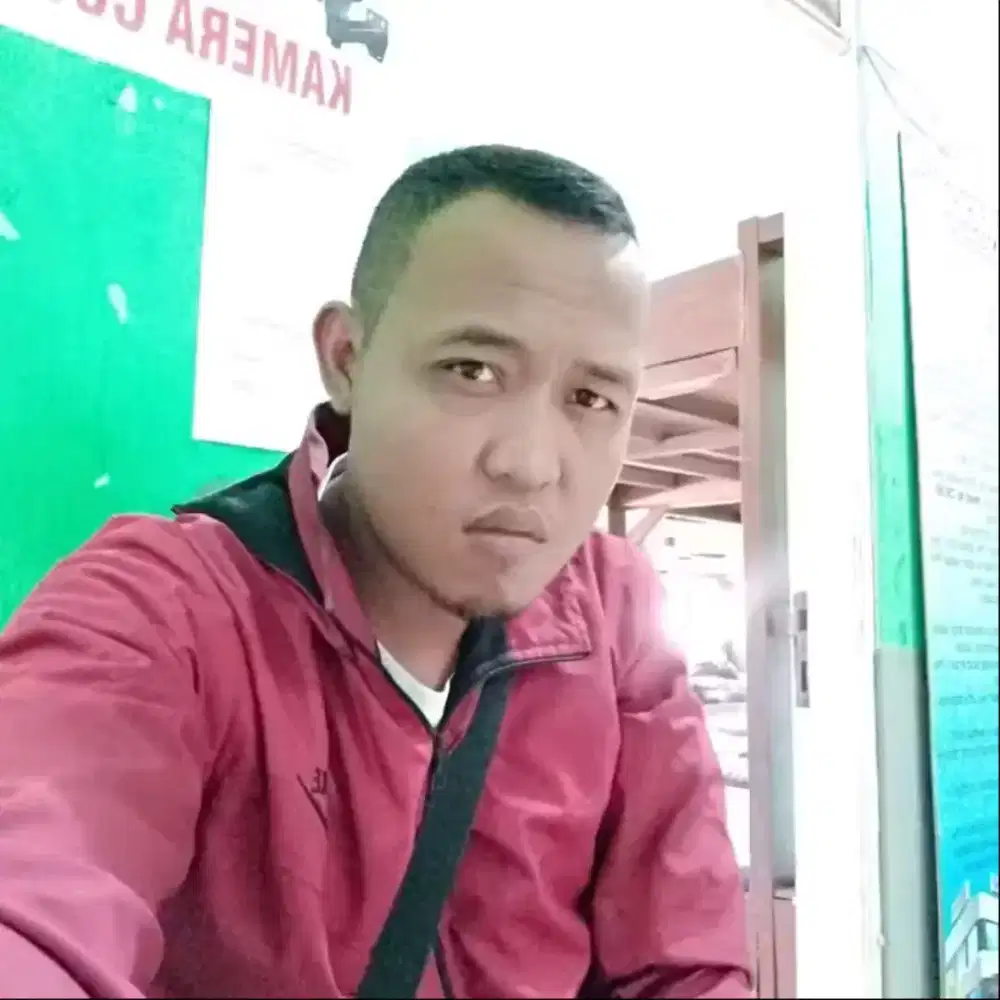 Saya sedang mencari pekerjaan pengalaman di mobil logistik SIM B1 UMUM