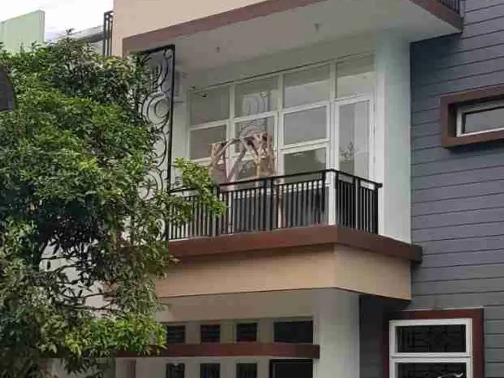 Royal Sumatera Medan disewakan 1 unit Rumah Tinggal Cluster Townhouse /Royale 4Km 4 KT
