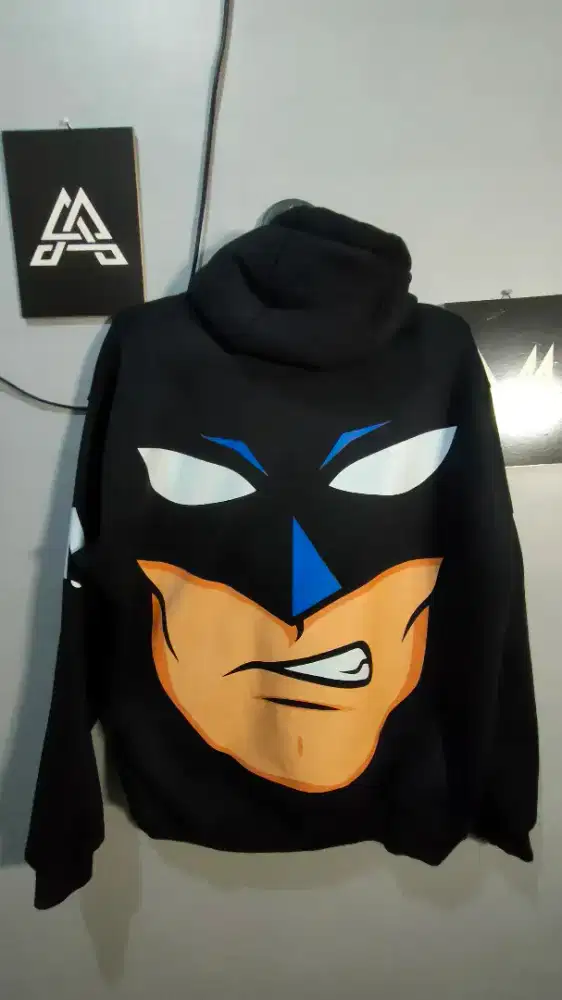 hoodie BATMAN size M fit XL like new