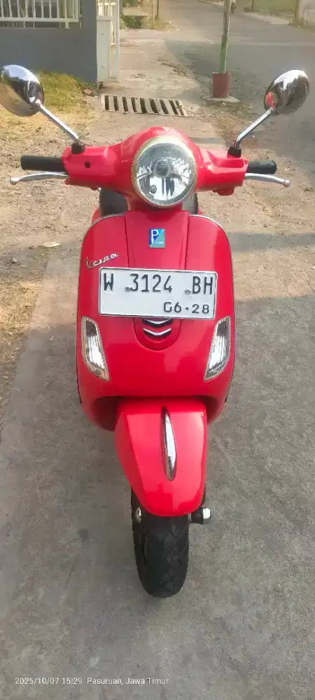 Vespa lX125cc mulus poll