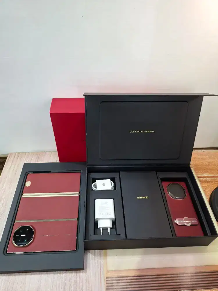 HUAWEI MATE XT ULTIMATE DESIGN 16/1TB RED