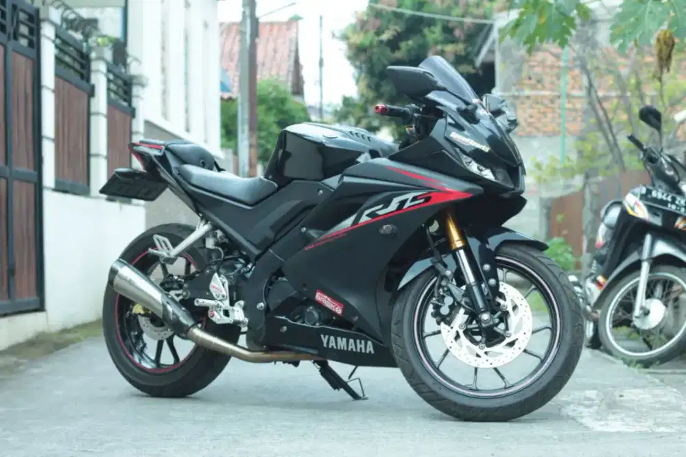 YAMAHA R15 V3 TAHUN 2019 HITAM