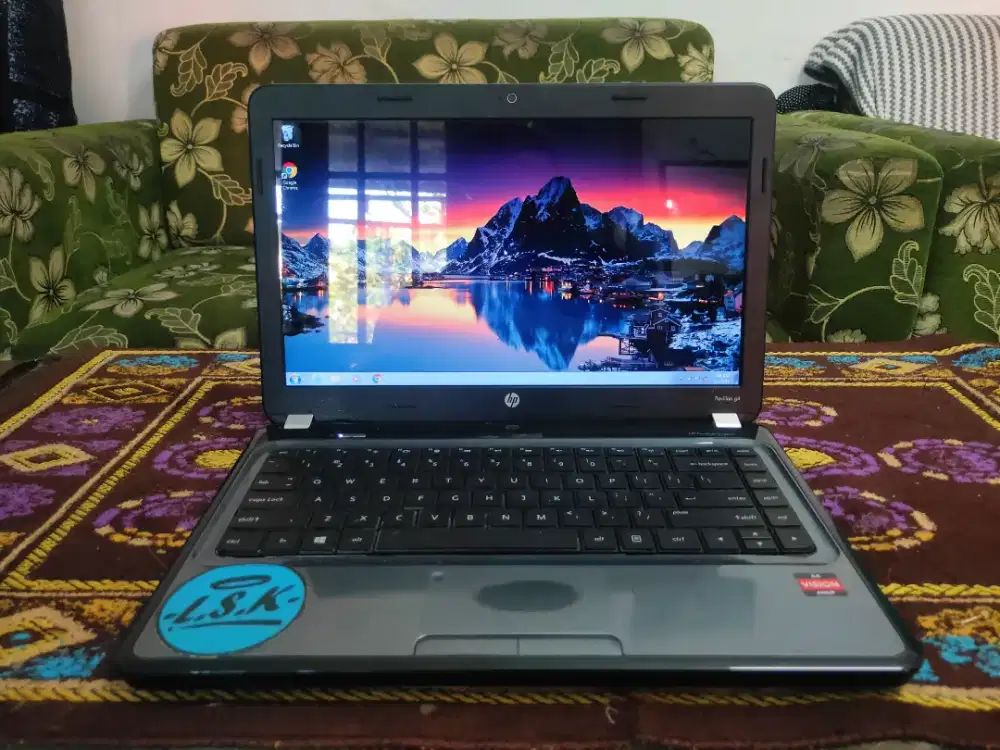 Laptop HP PAVILION G4 AMD A4 / RAM 4 / HDD 500GB