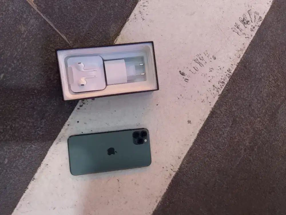 Iphone 11 pro max 256gb cocok perefcet new