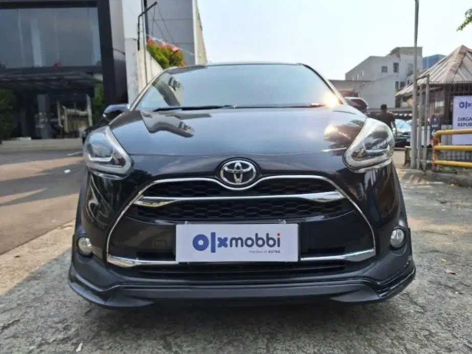 DP MURAH Toyota Sienta 1.5 Q Bensin-AT 2017 Hitam CBOJB