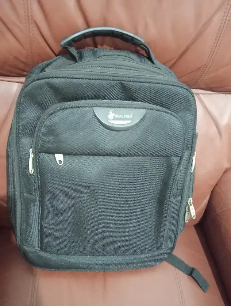 Tas ransel POLO hitam bisa buat laptop