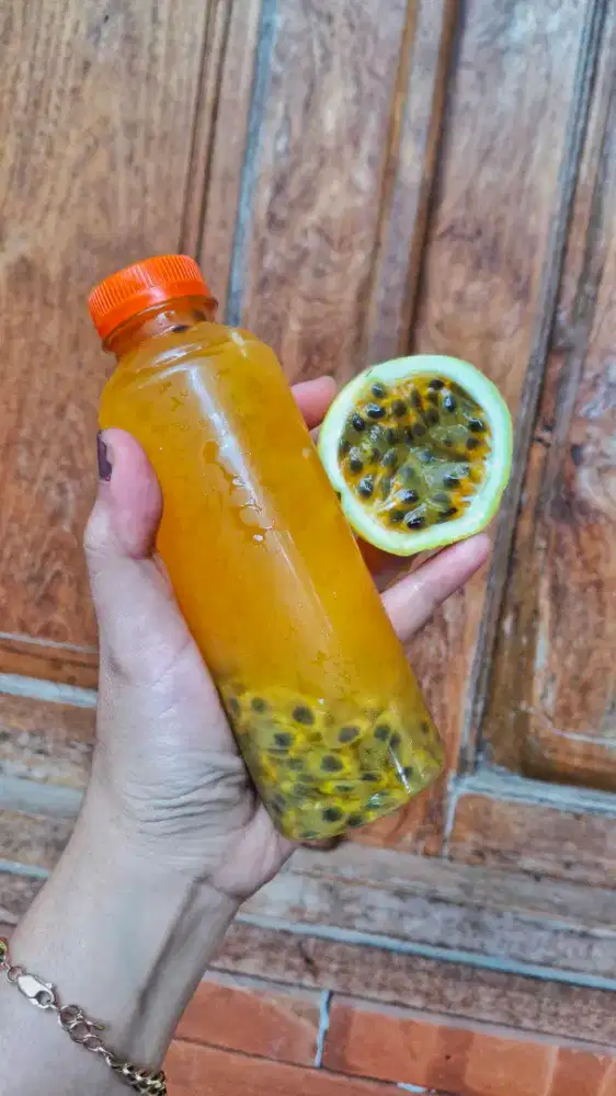 JUS MARKISA DAN SARI BUAH MARKISA