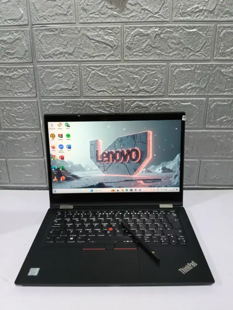 Lenovo Thinkpad yoga x390 intel core i5 Gen 8 ram 8gb SSD 256gb