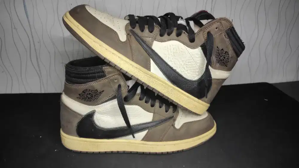 Sepatu Air Jordan 1 High Travis Scoot
