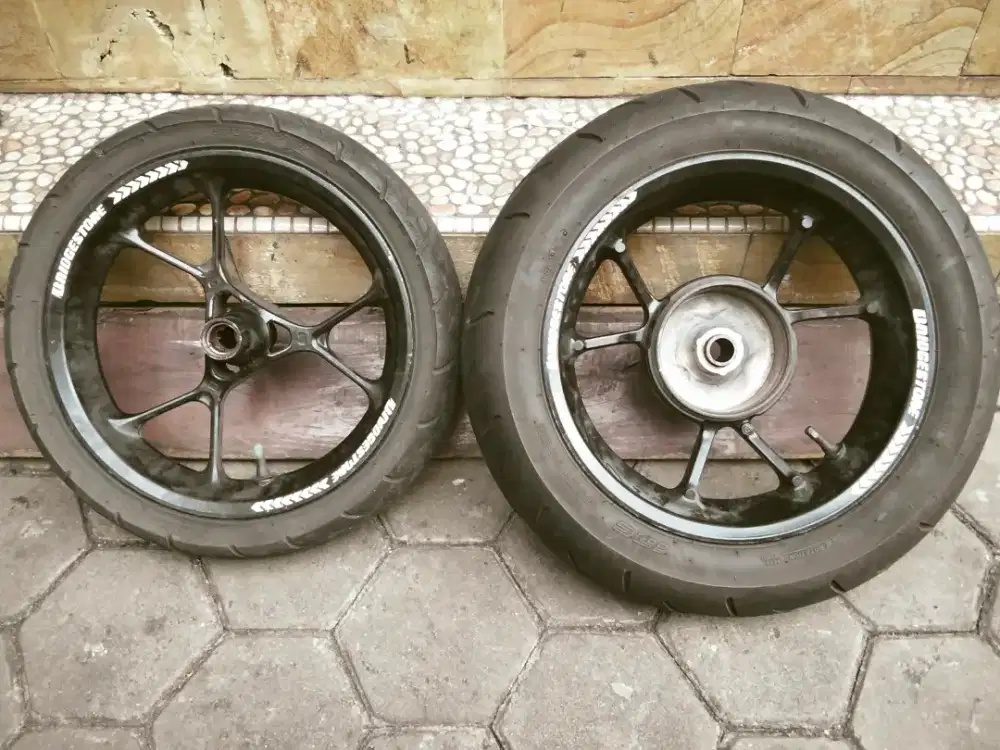 Velg yamaha aerox 155 cc + ban