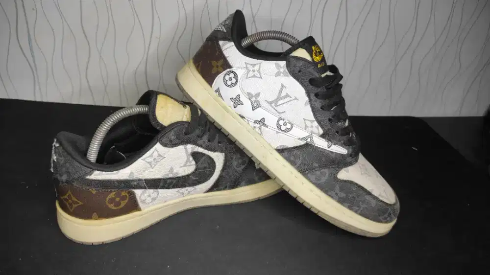 Sepatu Air Jordan 1 Low LV Travis Scoot