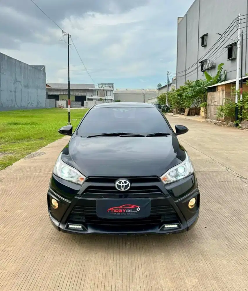 Toyota Yaris 1.5 S TRD CVT 2016 ( Automatic ) Hitam Metalik
