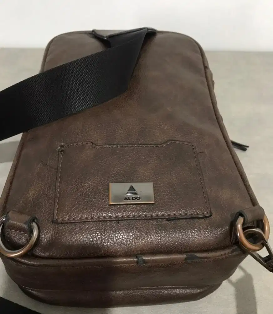 Tas slempang kulit aldo