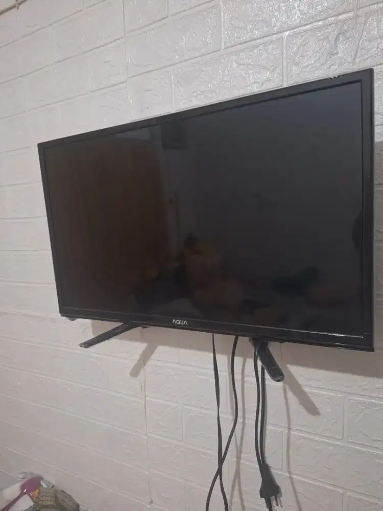 TV LED 24 inch merek AQUA
