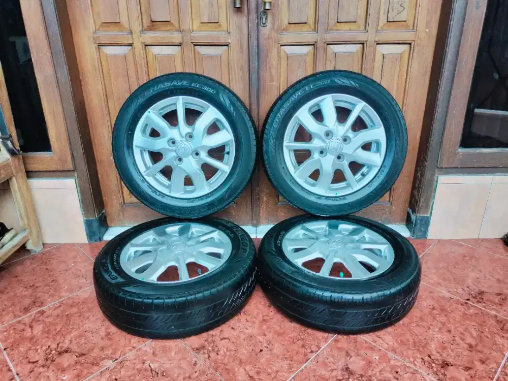 Velg & Ban R14 Baut 4