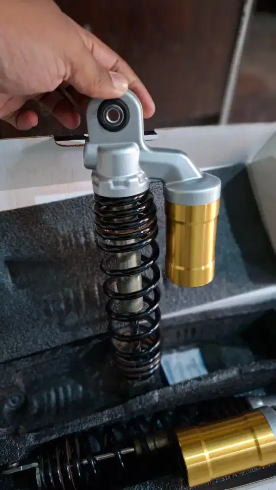 Shock belakang aerox new 155