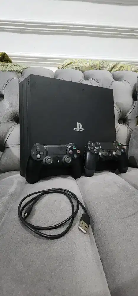 Playstation 4 Pro 1Tb