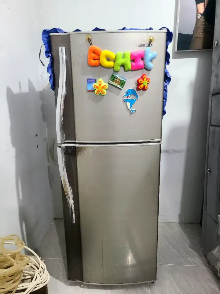 KULKAS SHARP DINGIN, BEKU, SIAP PAKAI!