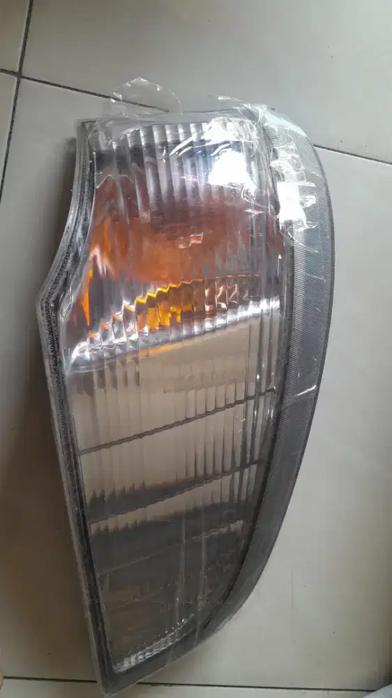 Lampu sen kanan ps 125 colt disel