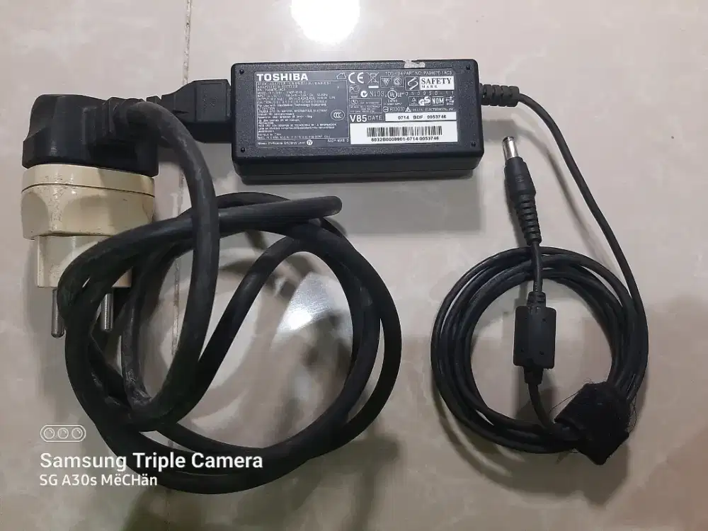 Adaptor Toshiba SADP-65 KB D
