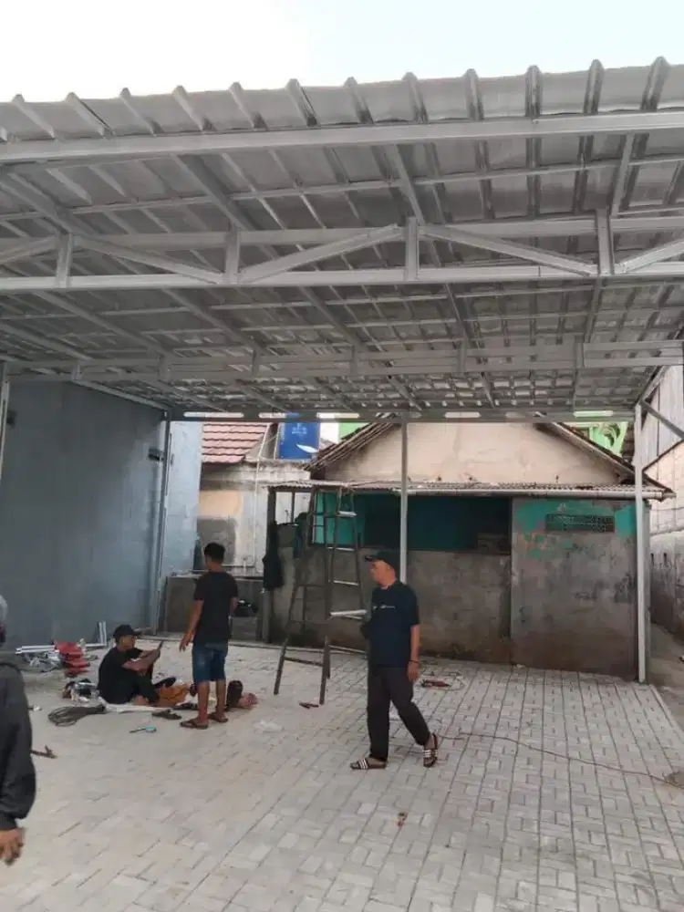 Kanopi baja ringan