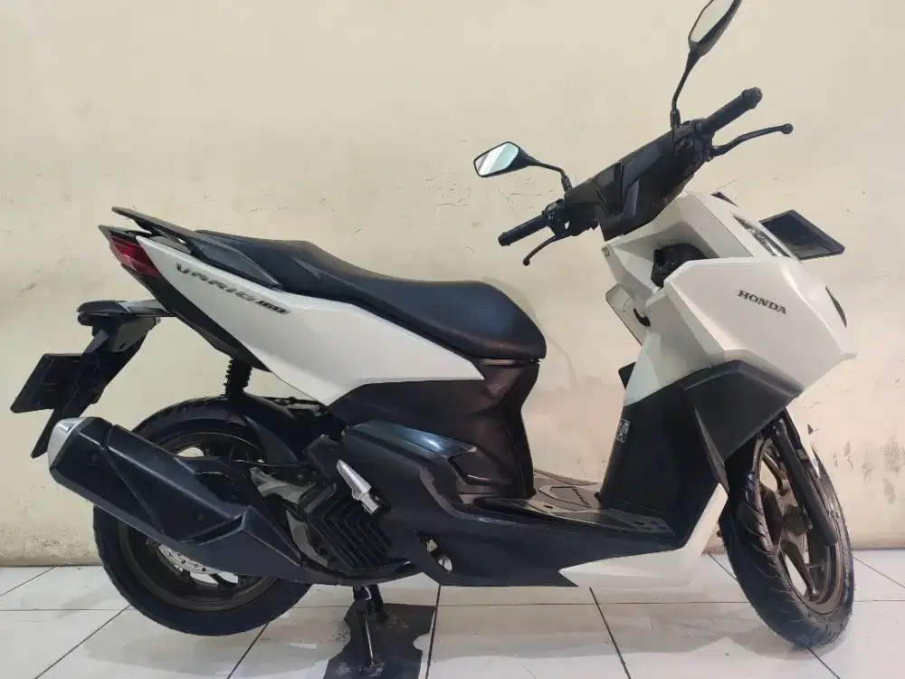 Vario 160 ABS 2023 istimewa mulus terawat siap pakai...
