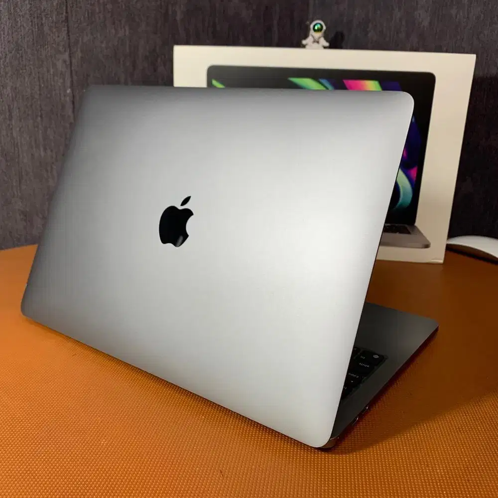 Macbook Pro M1 8/512gb 13inch 2020 lengkap ex resmi